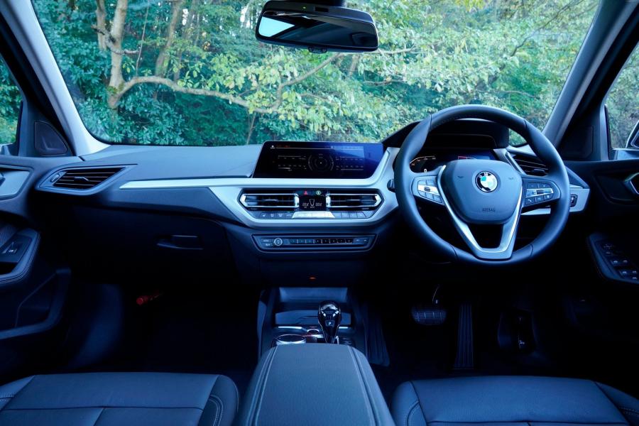 Торпедо BMW 118i Sportline (F40) 2019 года  (JP) (фото 3 из 10)